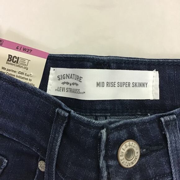 Levi Strauss simply stretch   Dark wash mid rise super skinny Jeans sz 4 - Picture 11 of 11